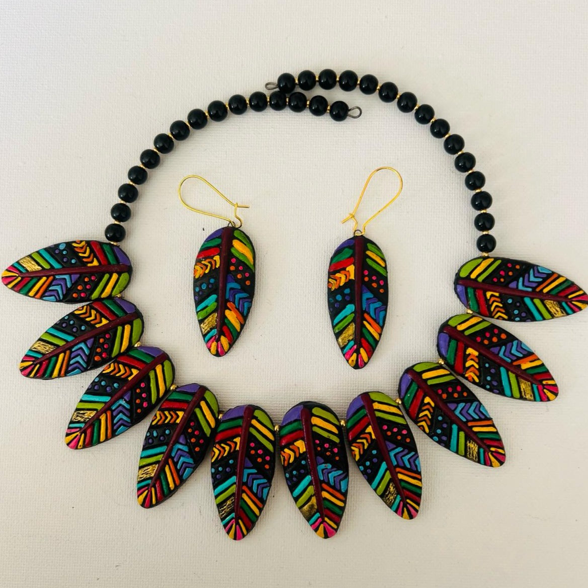 Vibrant Tribal Terracotta Jewelry Set: Burst of Colors